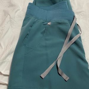 Hydrogreen figs joggers. Small tall